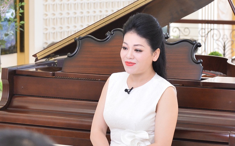Anh Thơ: Tôi là người làm ra tiền, không tỉnh táo khi yêu